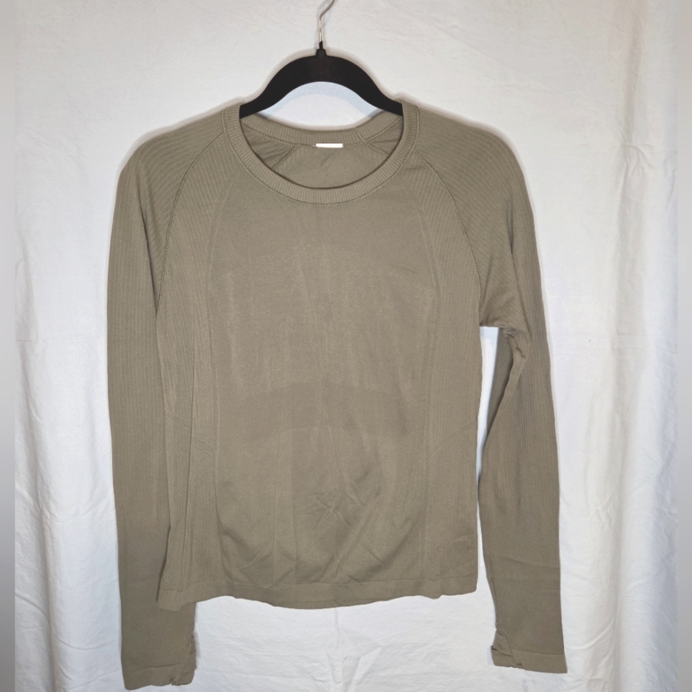 G228. Old Navy Seamless Fitted Top in Sage Green - Size 10 or L (?)